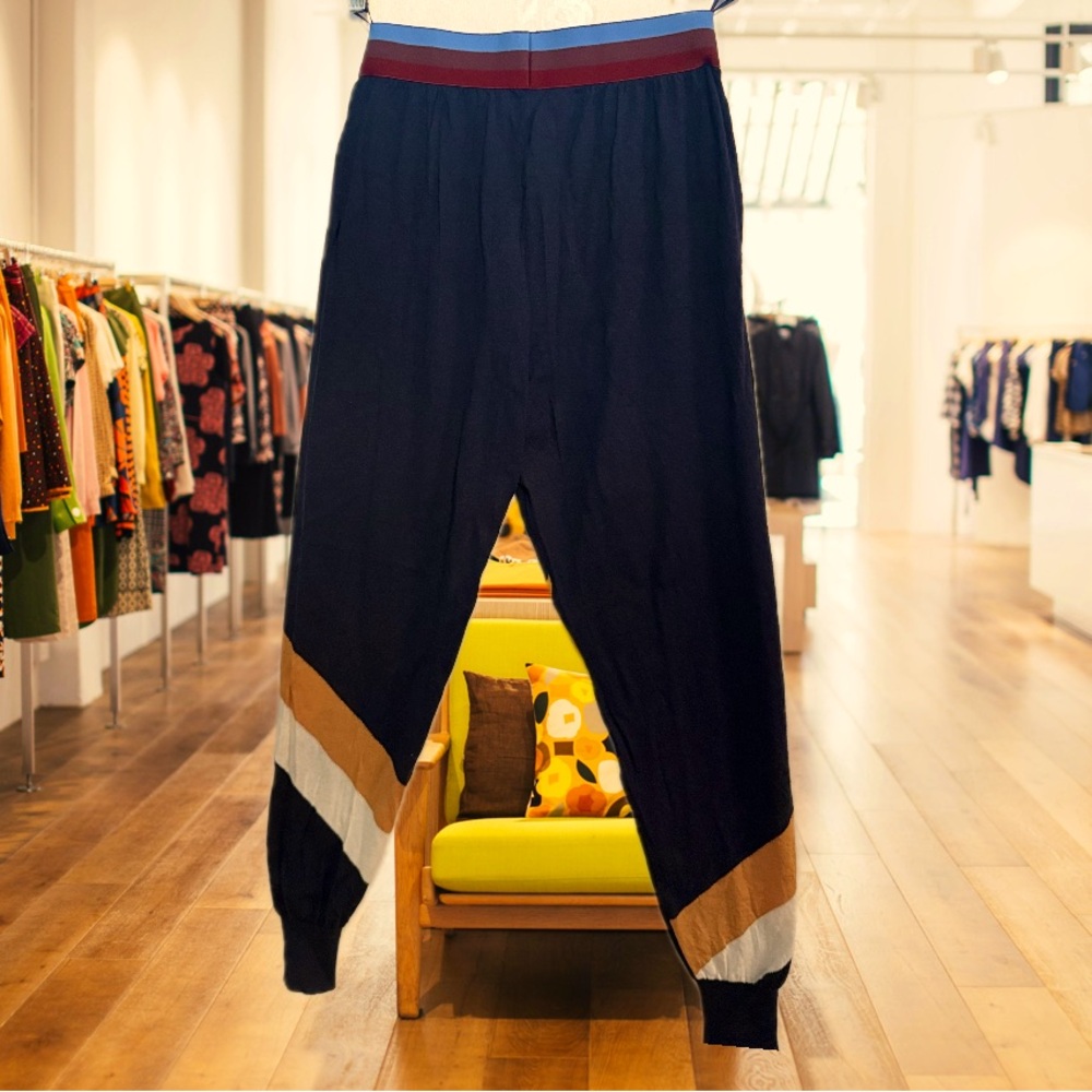 Street style lounge pants by Stella McCartney - Picture 2 of 8